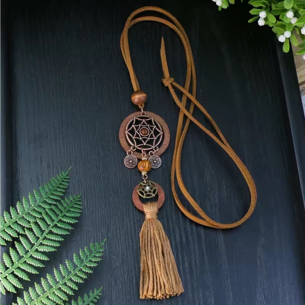 Boho Ladies 1 Pendant Wooden Cut Out‎ Necklace Round Hollow Set White Flower